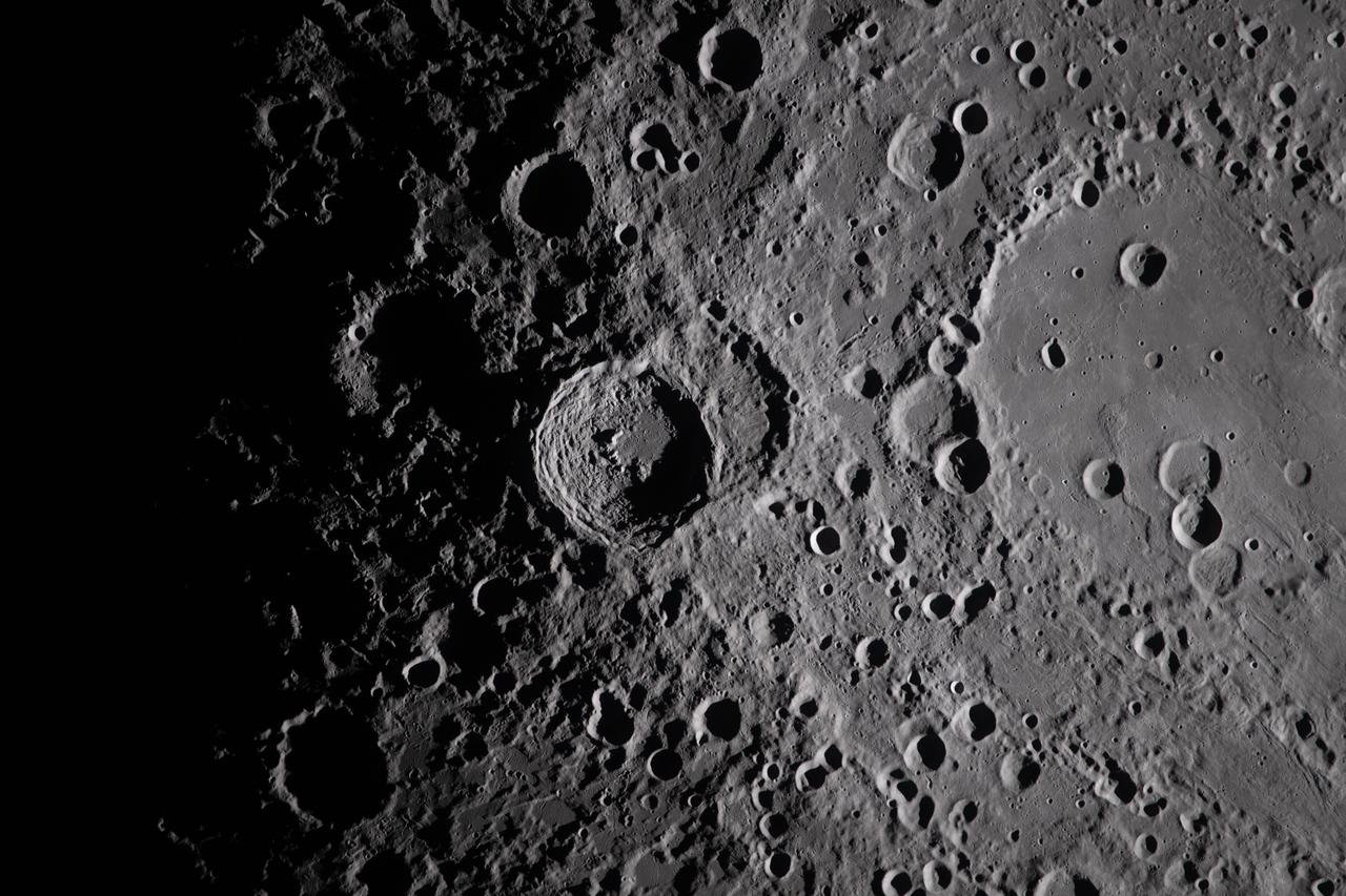 Vavilov crater photographed during the Artemis II flyby